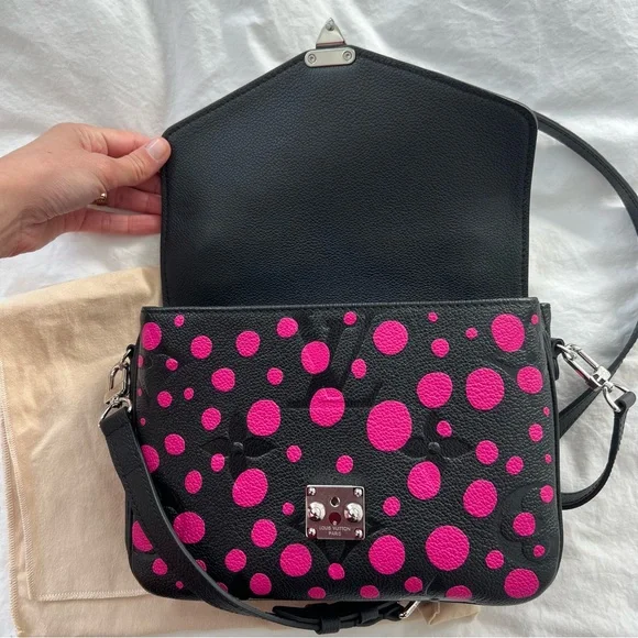 Louis VuittonxYayoi Kusama 2023 Monogram Embossed Dots Empreinte Pochette Métis - Picture 5 of 16